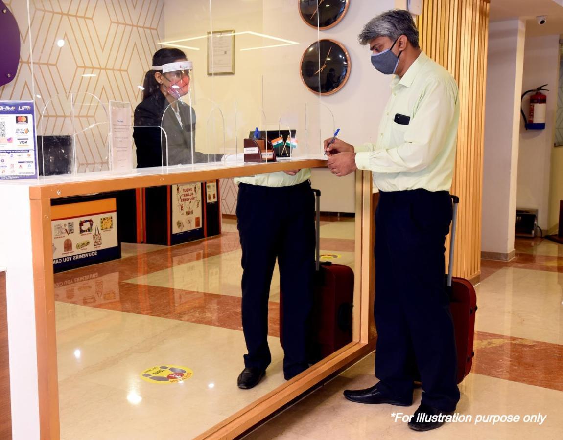 Oyo Flagship 62980 Shiva Residency Hotel Garhi Harsaru Bagian luar foto