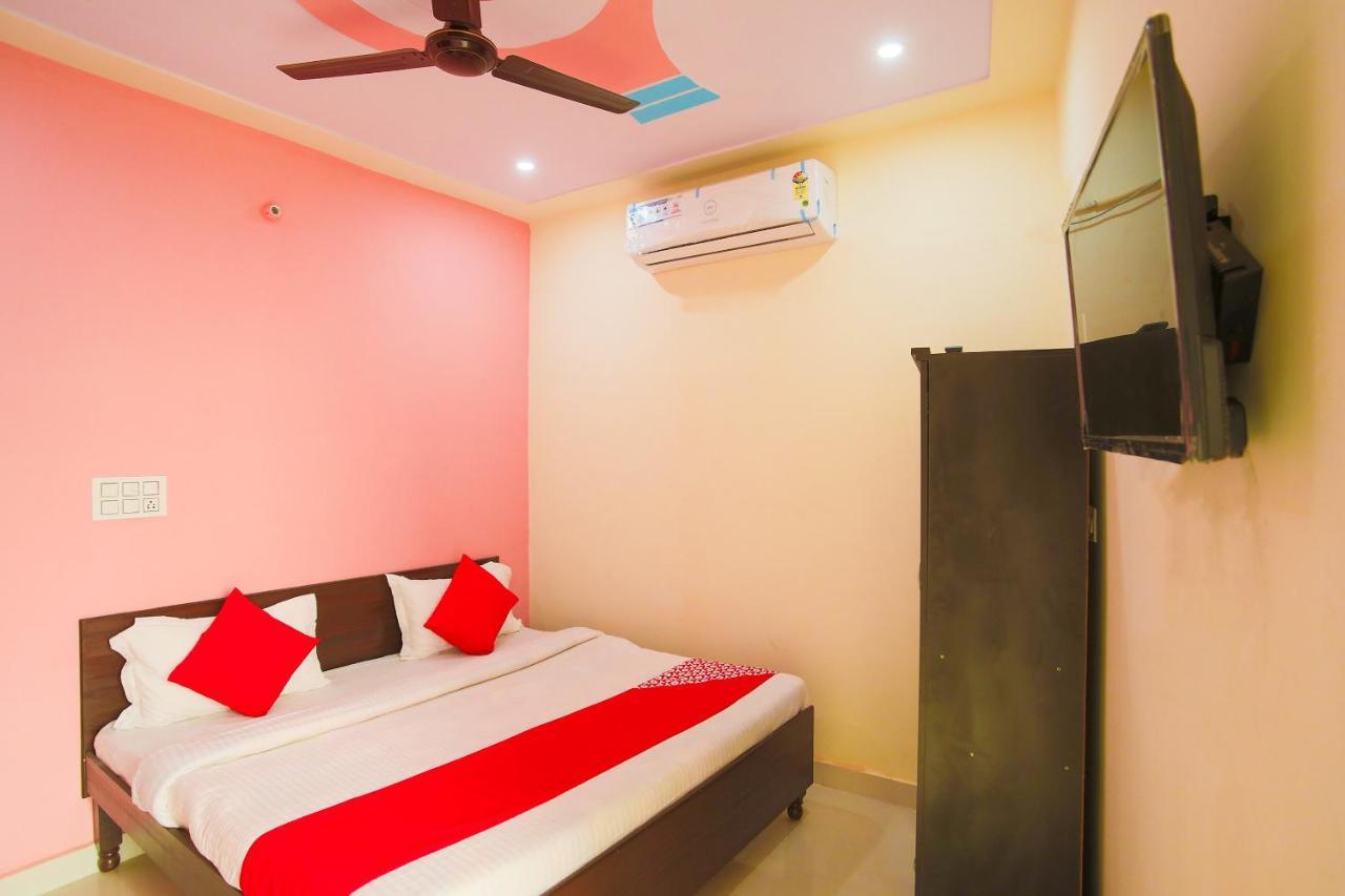 Oyo Flagship 62980 Shiva Residency Hotel Garhi Harsaru Bagian luar foto